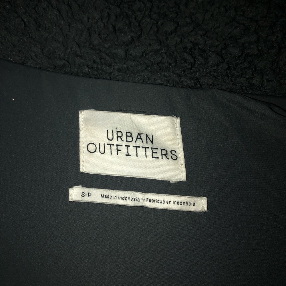 Fluffy jacket - Picture 6 of 6